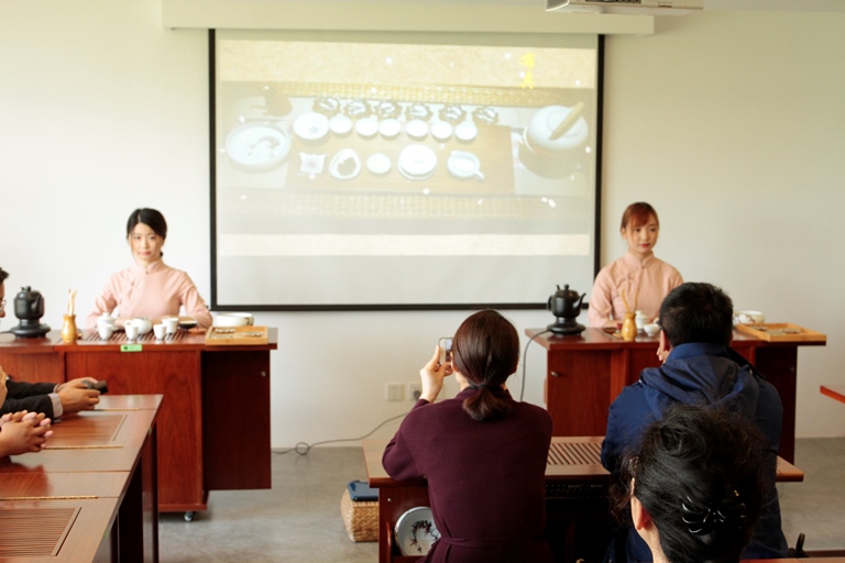 上海杉达学院万豪酒店管理学院在校区揭牌成立